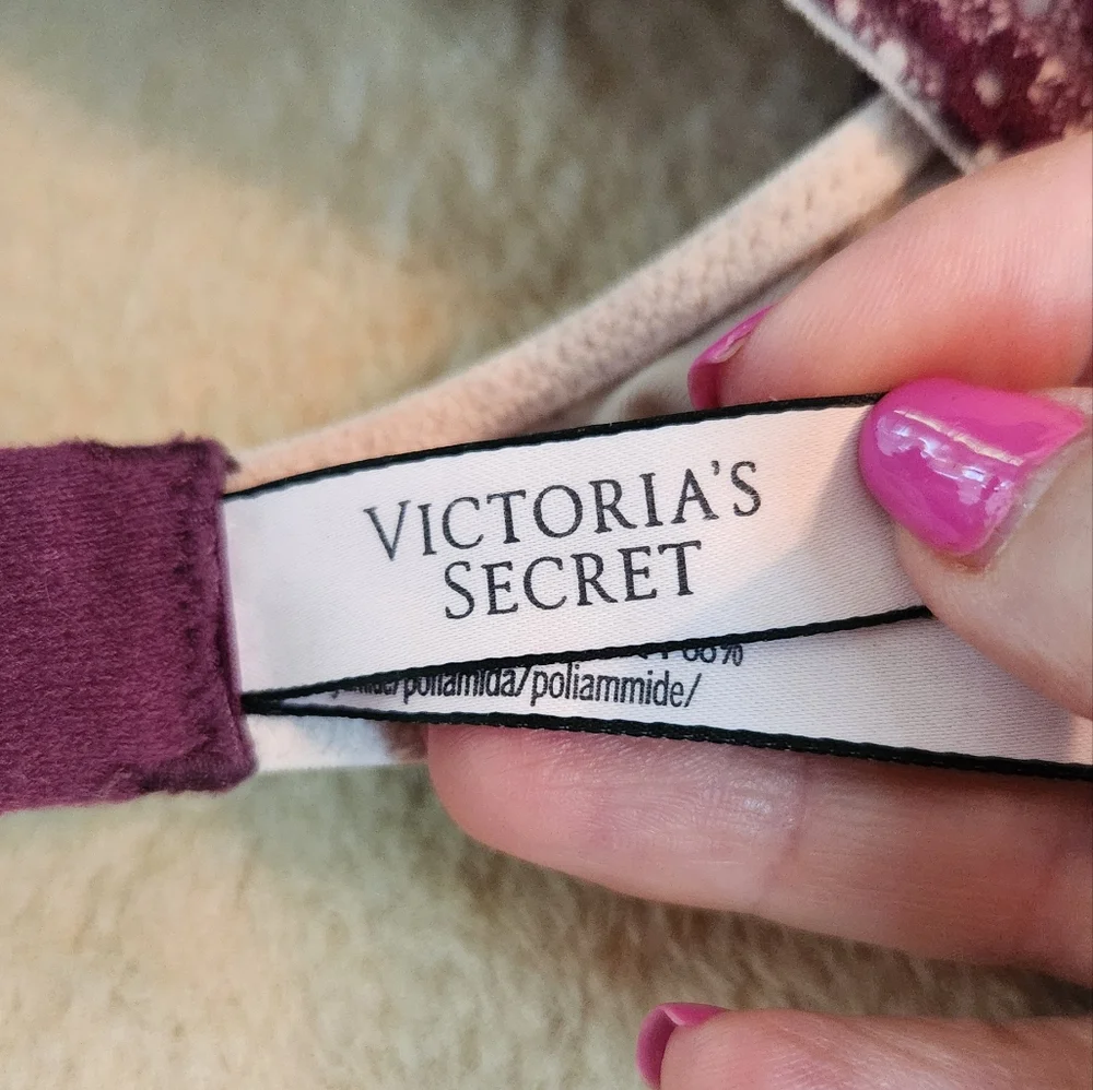 Victoria's Secret‎ Maroon Demi Lace Bra, Size 32DD
